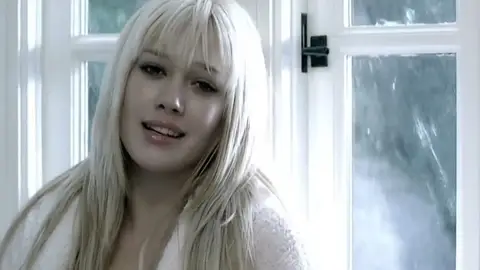 Miniatura de un videoclip de Hilary Duff Miniatura de un videoclip de Hilary Duff