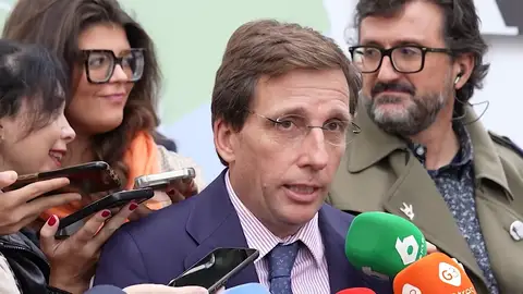 José Luis Martínez-Almeida acusa a Rosalía José Luis Martínez-Almeida acusa a Rosalía