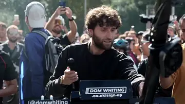El DJ británico que convirtió las calles de Madrid en una rave sobre ruedas El DJ británico que convirtió las calles de Madrid en una rave sobre ruedas