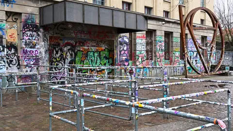 Puerta de la discoteca Berghain Puerta de la discoteca Berghain