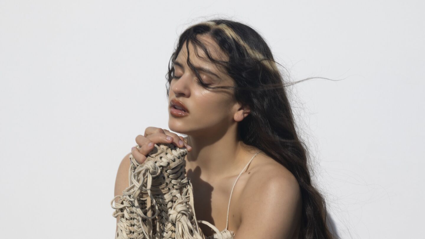 Rosal&iacute;a publica su cuarto disco, Lux