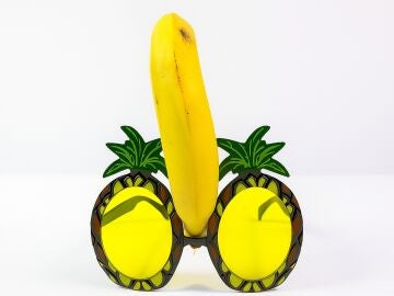 Pl&aacute;tano con gafas