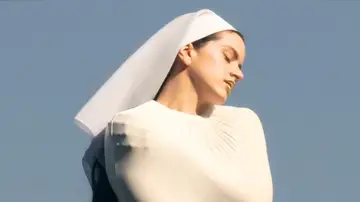 Portada de LUX de Rosalía Portada de LUX de Rosalía