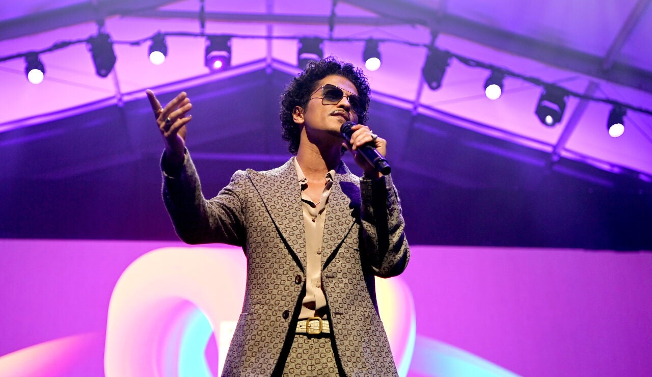 Bruno Mars durante un concierto
