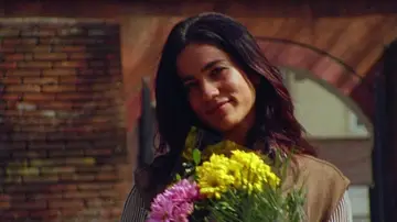 Miniatura de un videoclip de Julia Medina Miniatura de un videoclip de Julia Medina