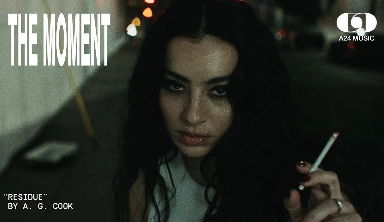 Miniatura del videoclip de Charli XCX