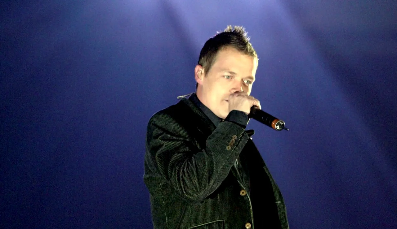 El cantante de 3 Doors Down, Brad Arnold