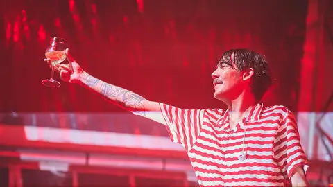 Lori Meyers brinda con vino en el festival Sonidos Líquidos Lori Meyers brinda con vino en el festival Sonidos Líquidos