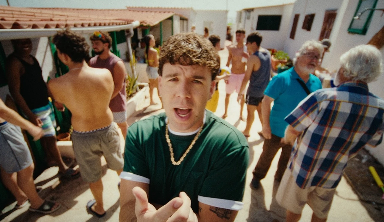 Miniatura del videoclip de Quevedo