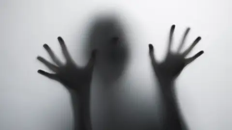 Imagen metafórica sobre el ghosting Imagen metafórica sobre el ghosting