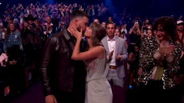 Taylor Swift arrasa en los iHeartRadio Music Awards