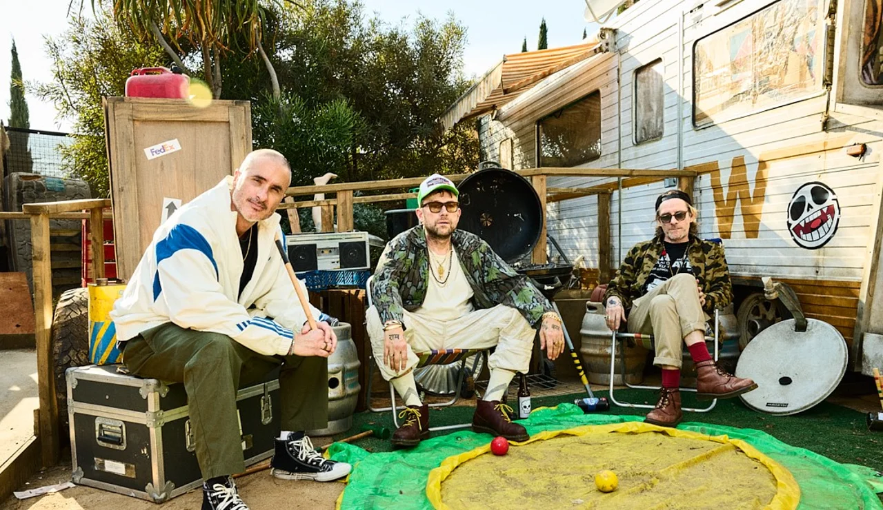 Los integrantes de Gorillaz junto a Zane Lowe