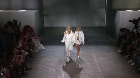 Metrika y Carmen Lomana desfilan juntas para Dominnico