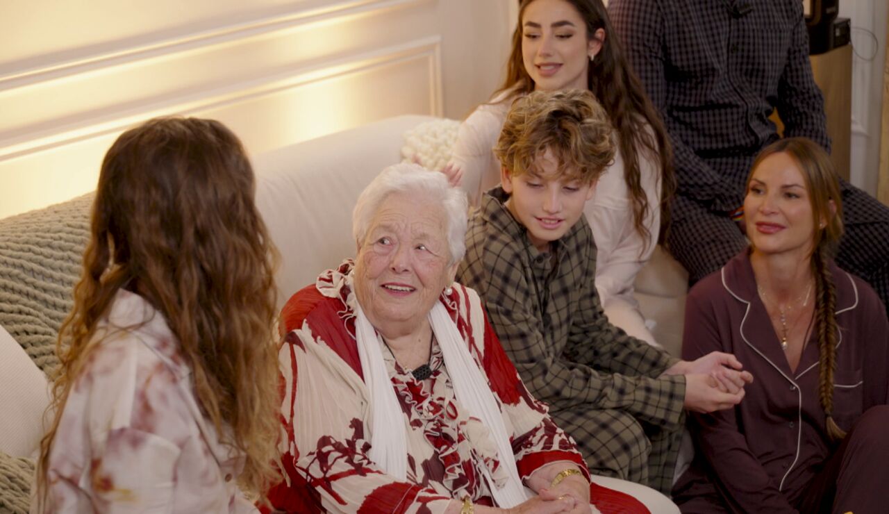 La yaya de Lola Lolita, la estrella del primer programa de Pyjamada