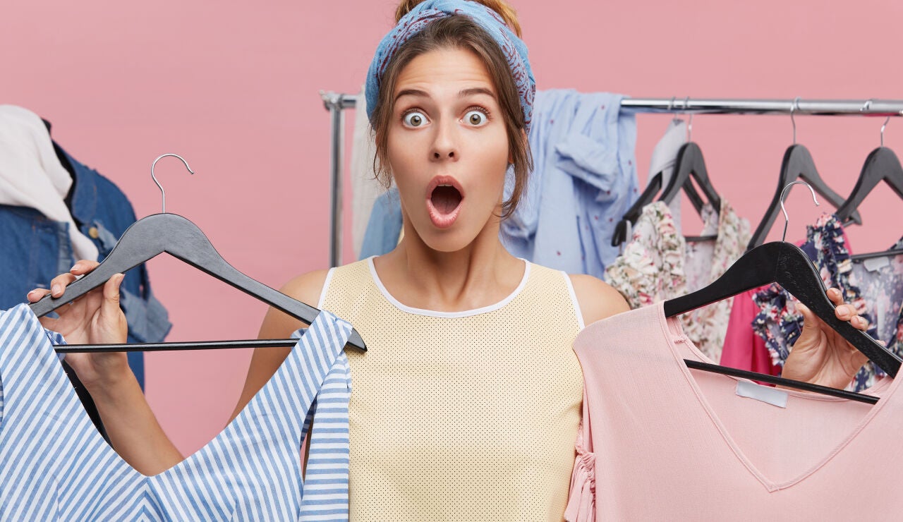 Imagen de una mujer en rebajas