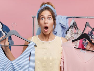 Imagen de una mujer en rebajas
