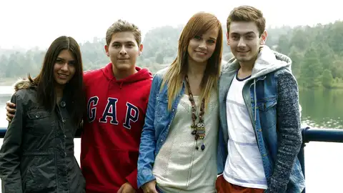 Imagen de un grupo de amigos Imagen de un grupo de amigos