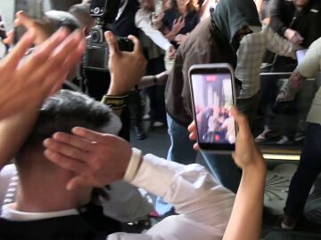 Bad Bunny desata la locura en las calles de Barcelona antes de sus primeros conciertos en Espa&ntilde;a