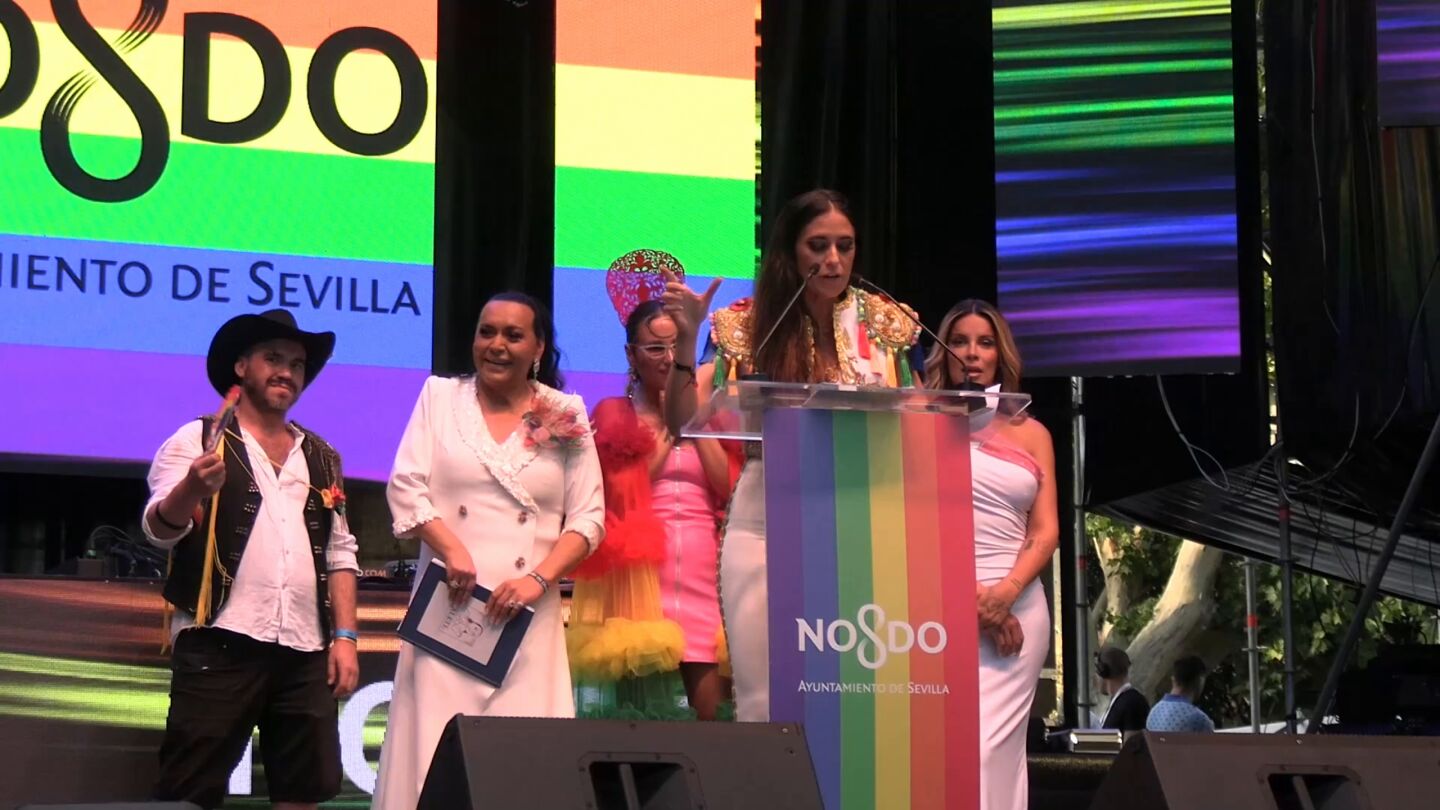 El aplaudido discurso de Mar&iacute;a Pela&eacute; en el preg&oacute;n del Orgullo en Sevilla