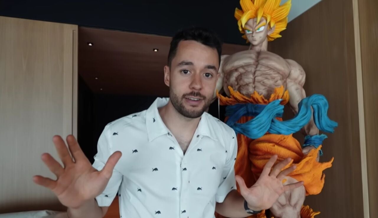 TheGrefg ense&ntilde;ando su nueva casa